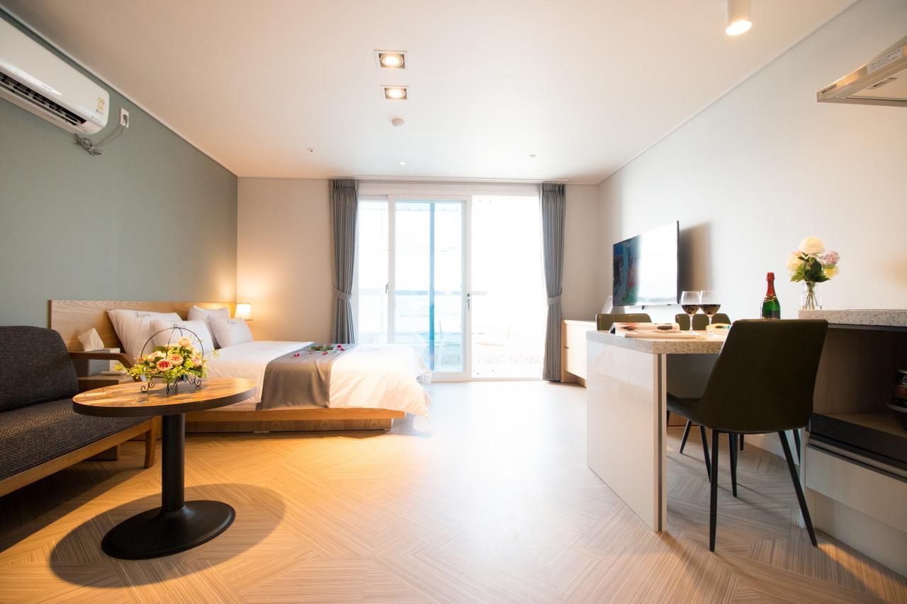 Lium Spa Hostel Йосу Экстерьер фото