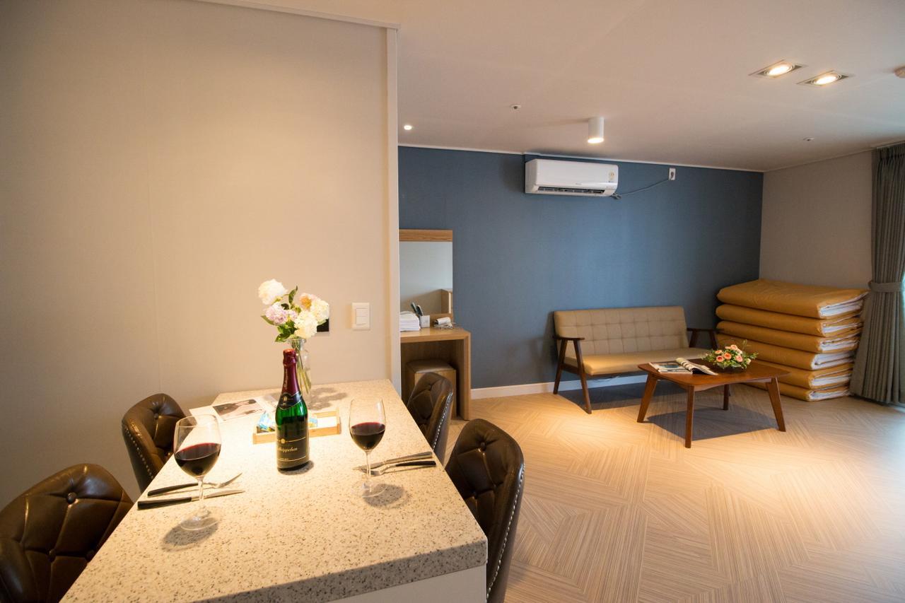 Lium Spa Hostel Йосу Экстерьер фото