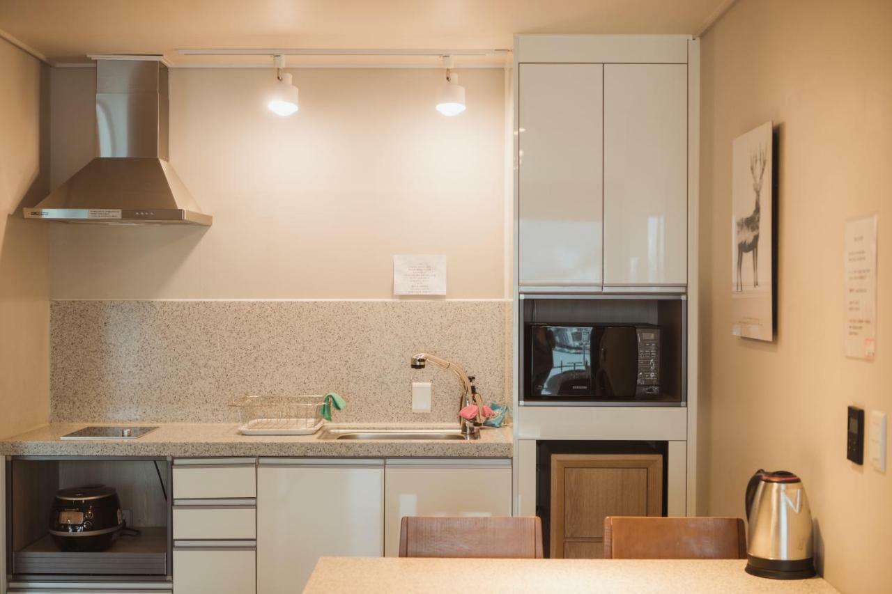 Lium Spa Hostel Йосу Экстерьер фото