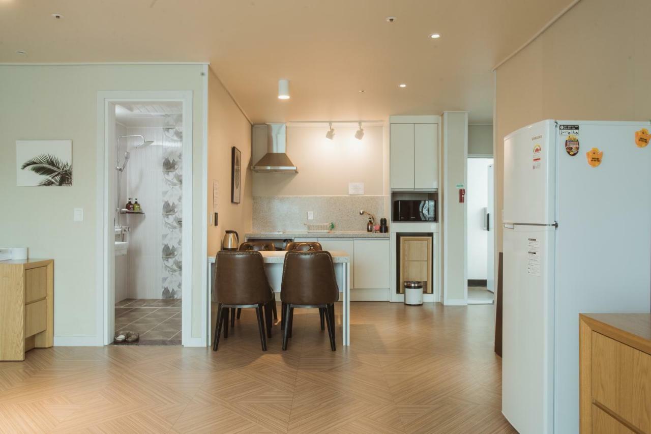 Lium Spa Hostel Йосу Экстерьер фото