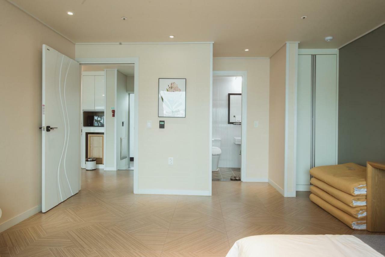 Lium Spa Hostel Йосу Экстерьер фото