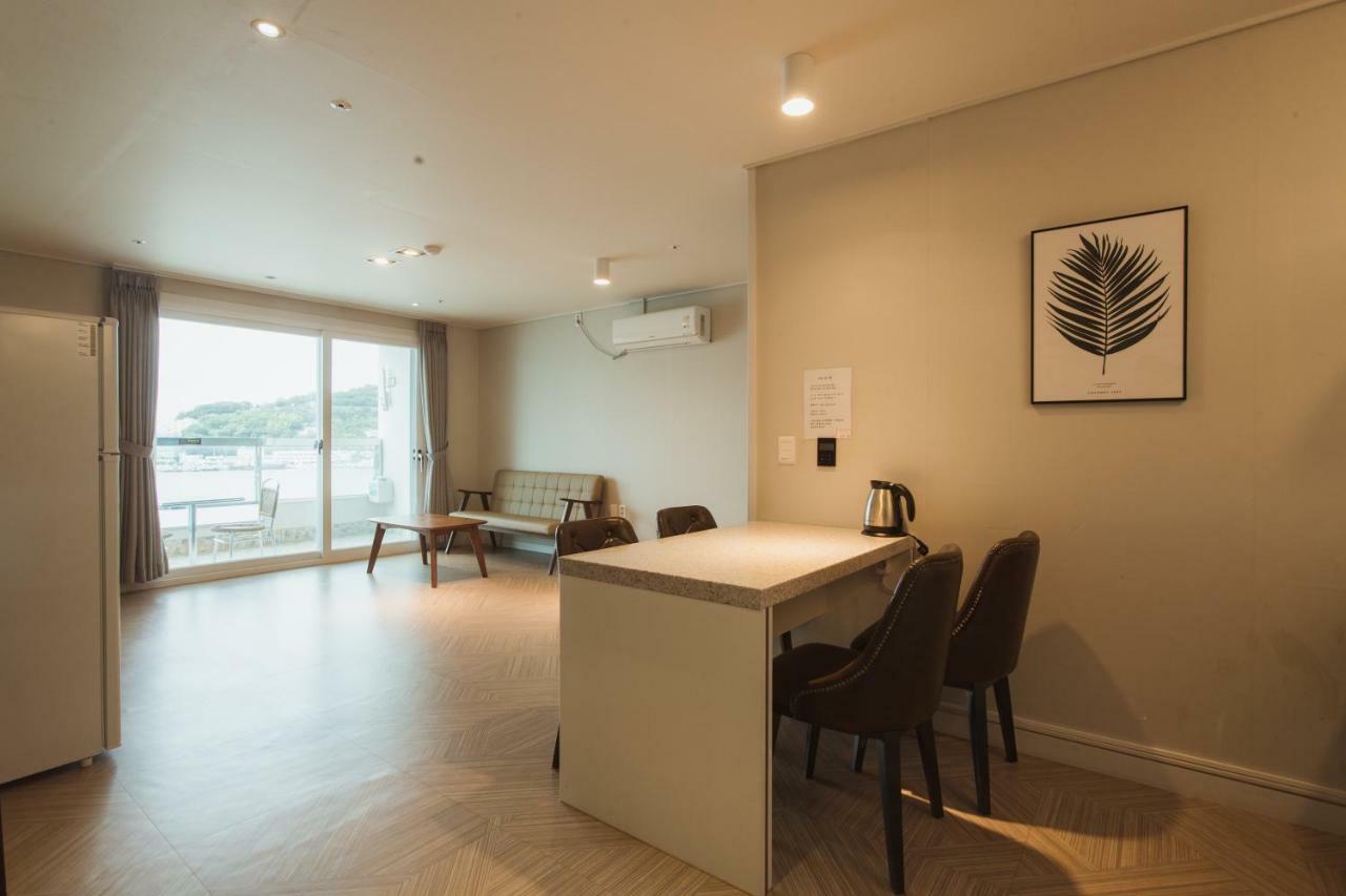 Lium Spa Hostel Йосу Экстерьер фото