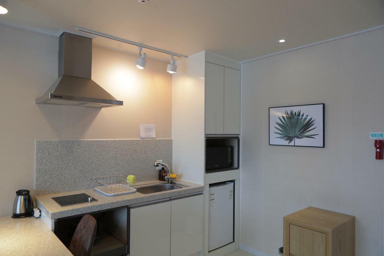 Lium Spa Hostel Йосу Экстерьер фото