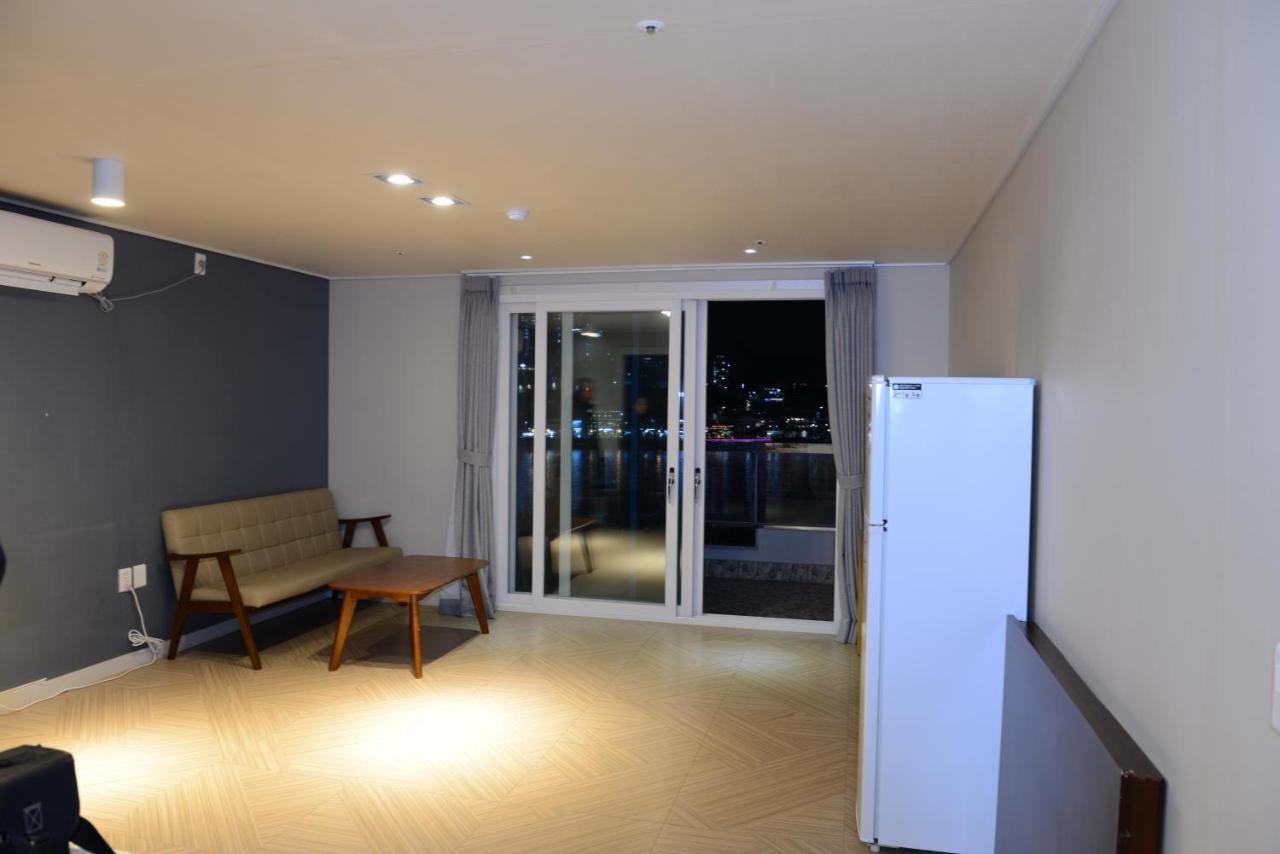 Lium Spa Hostel Йосу Экстерьер фото